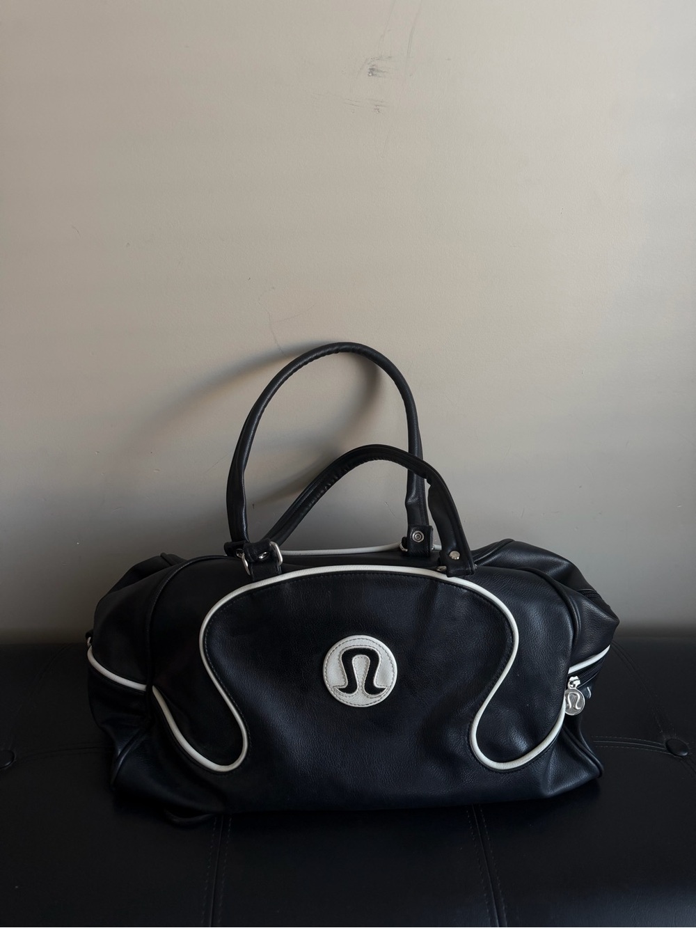 Vintage Lululemon Black Velocity Gym Duffel Bag w Retro White Piping Logo - Picture 7 of 10